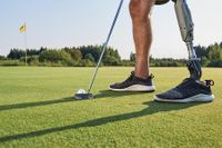 Golfer mit Beinprothese